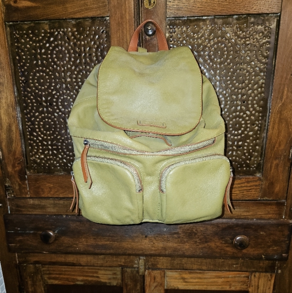 Vera Bradley Bags in Classic Black with Spacious Interior and Durable Material